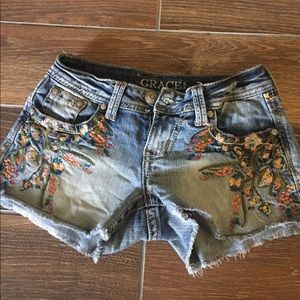 Grace in la embroidered shorts. Good condition